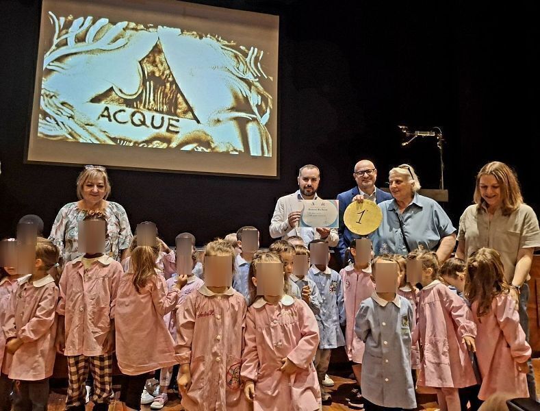 Gli alunni della scuola dell'infanzia all'evento conclusivo di Acque Tour